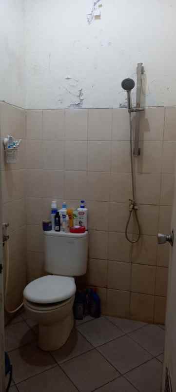 dijual rumah violet garden bintara jl i