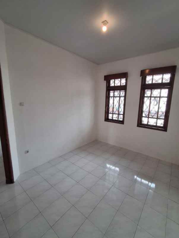dijual rumah wijaya rawa barat