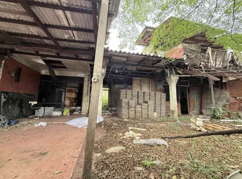 dijual rumah yusuf adiwinata