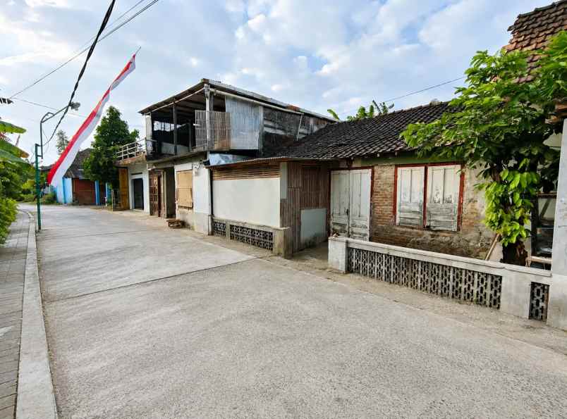 dijual tanah kampus isi