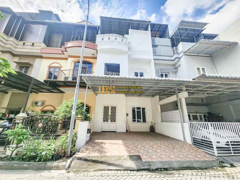 dijual villa komplek cemara asri jalan