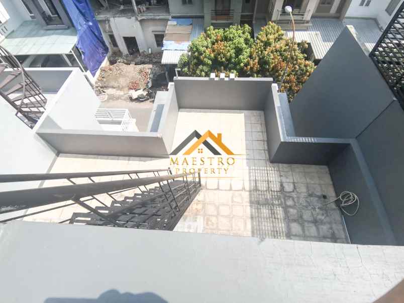 dijual villa komplek cemara asri jalan freesia medan