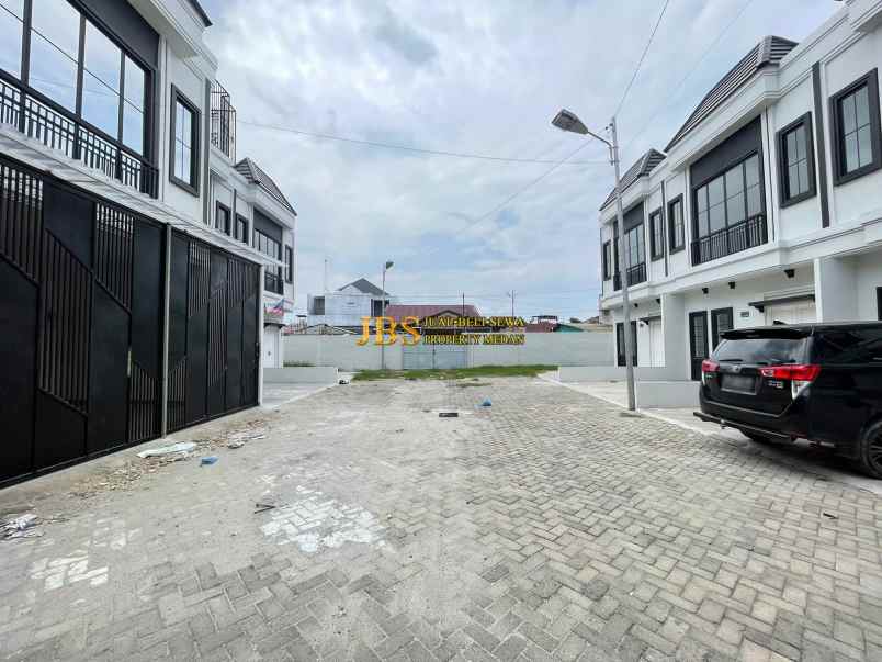 dijual villa komplek cemara colorado