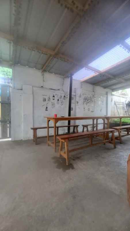 dijual villa kota lembang