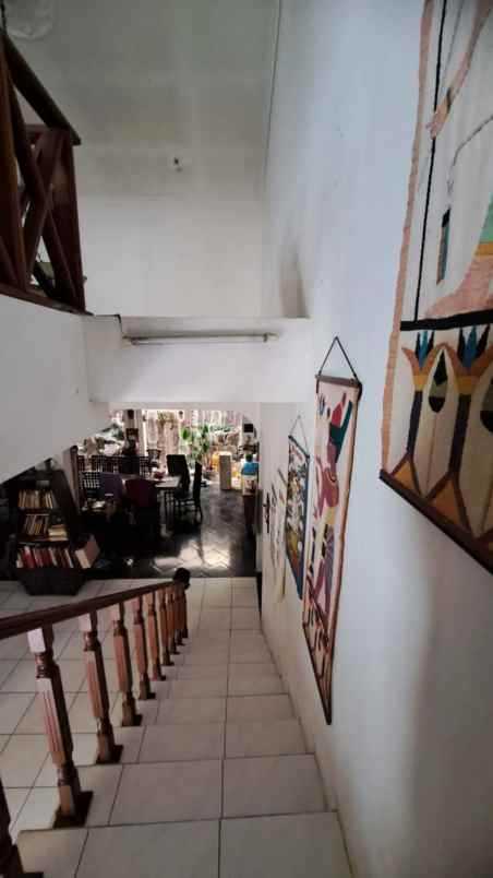 dijual villa kota lembang