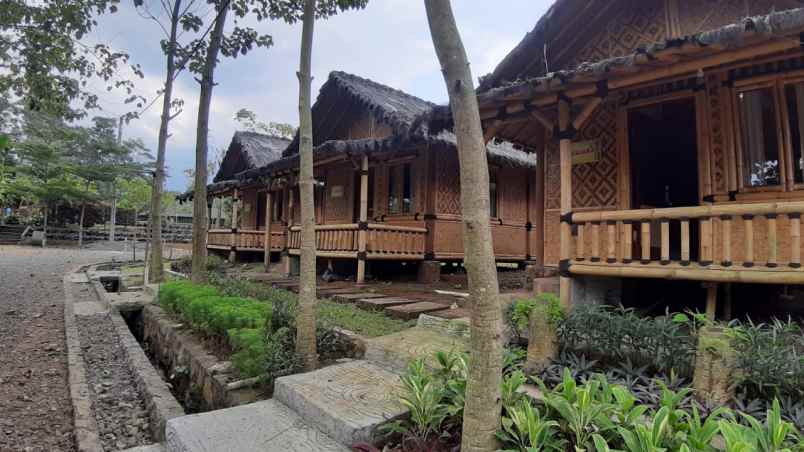 dijual villa sukabumi