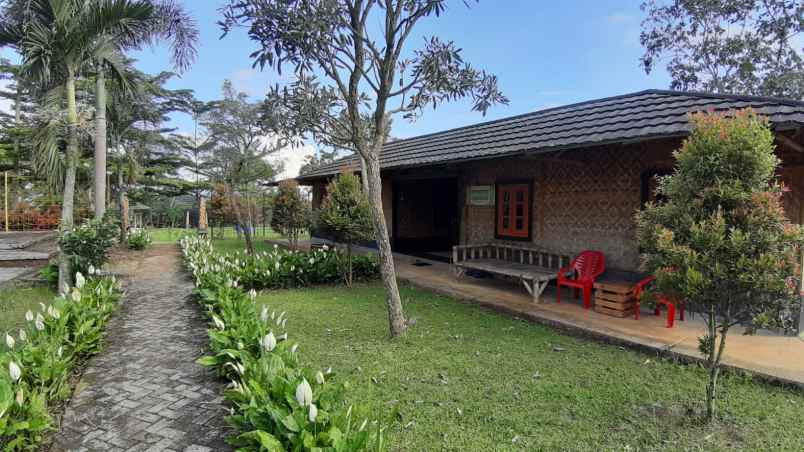 dijual villa sukabumi