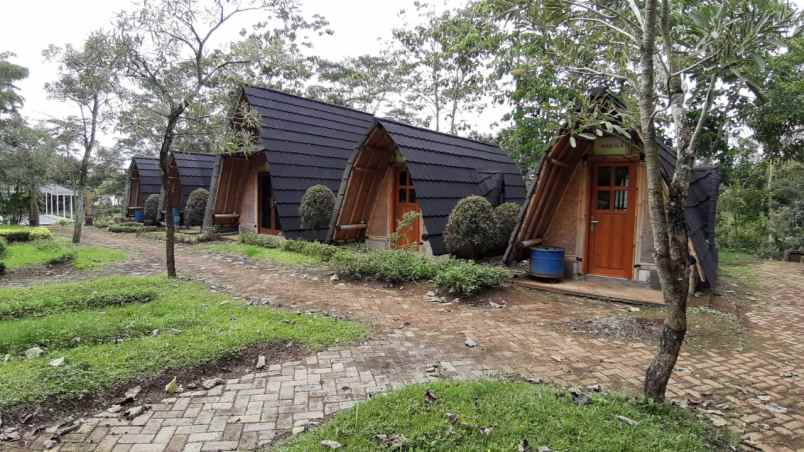 dijual villa sukabumi