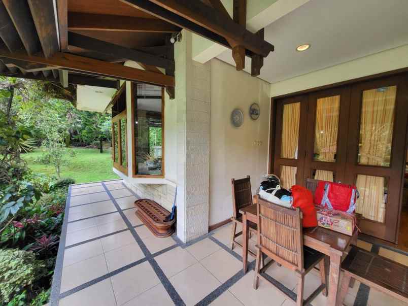 dijual villa taman safari