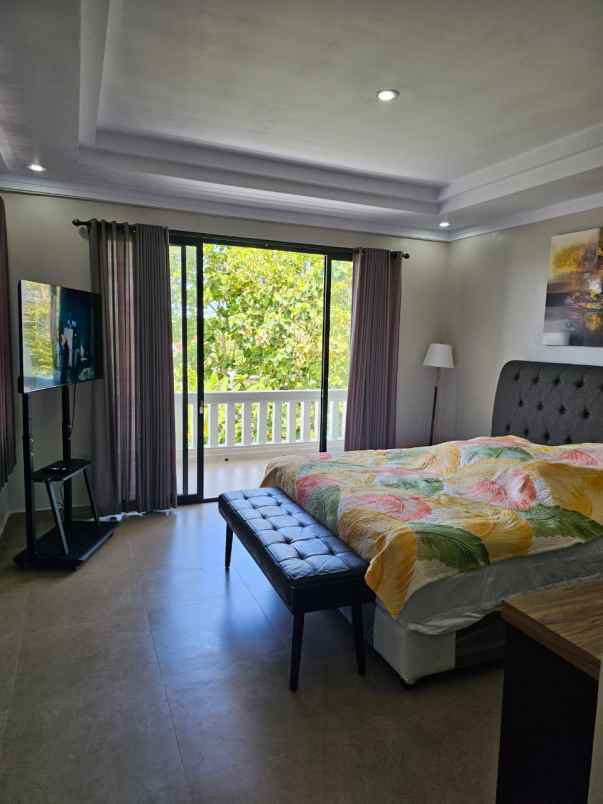 dijual villa unggasan badung