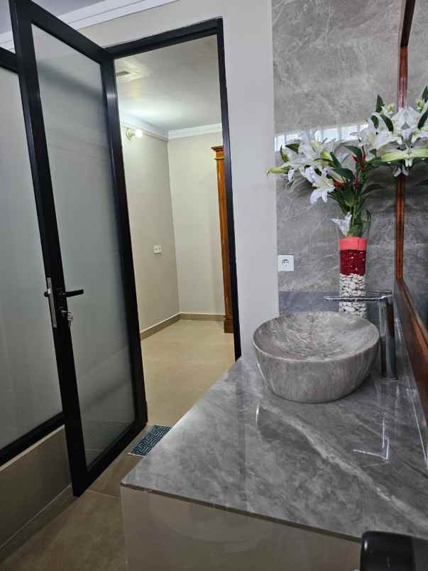 dijual villa unggasan badung