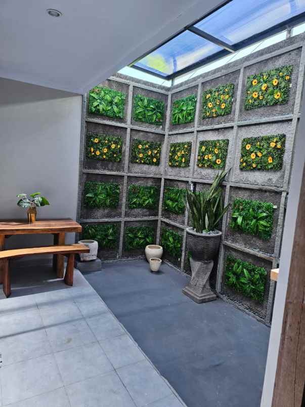 dijual villa unggasan badung