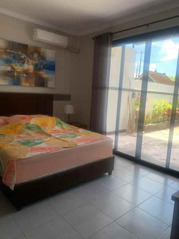 dijual villa unggasan badung