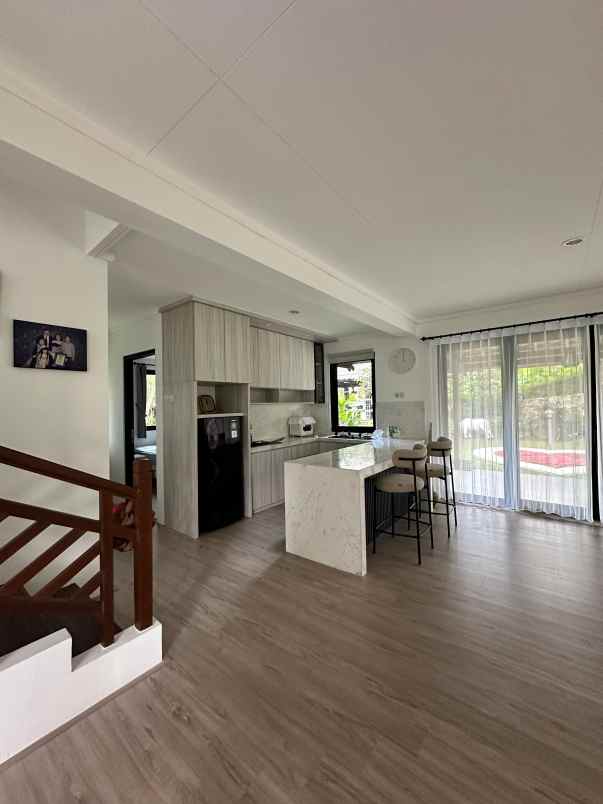 dijual villa villa grand trawas