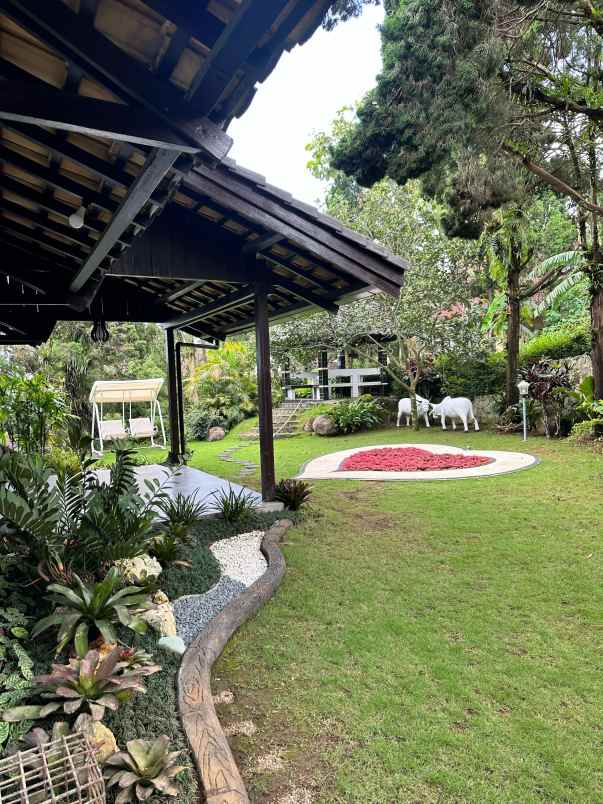 dijual villa villa grand trawas