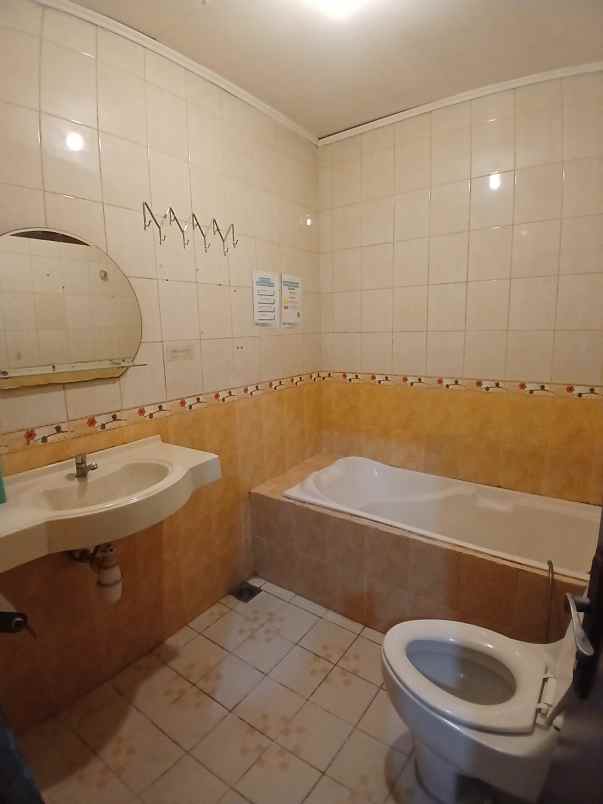 disewakan ruang usaha strategis di depok jaya