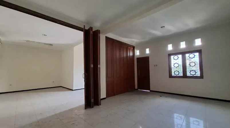 disewakan ruko gudang kantor jalan brigjend katamso