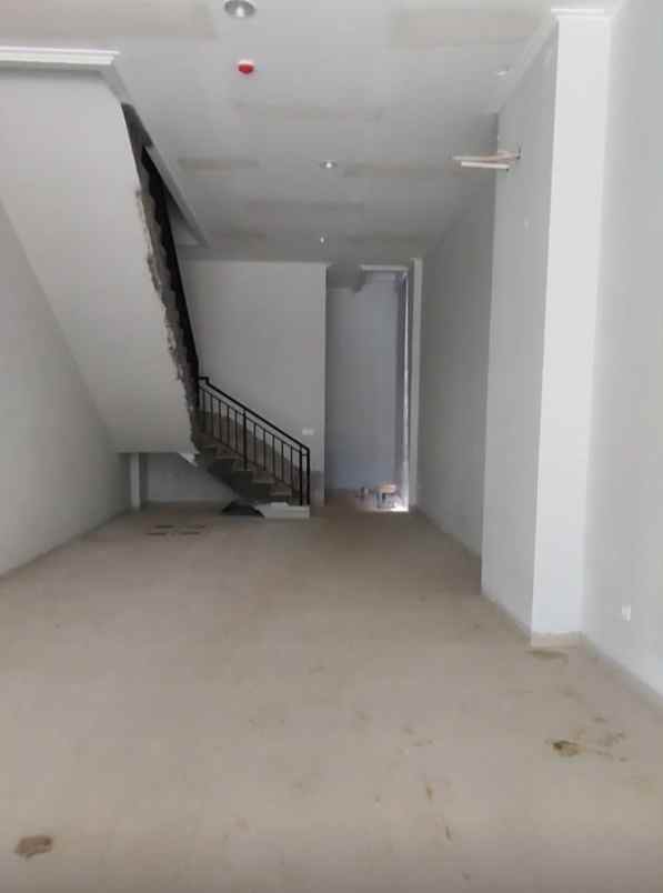 disewakan ruko gudang kantor jalan raya fatmawati
