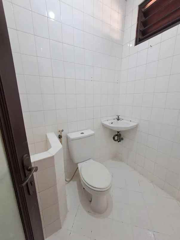 disewakan ruko raya ngagel tama surabaya