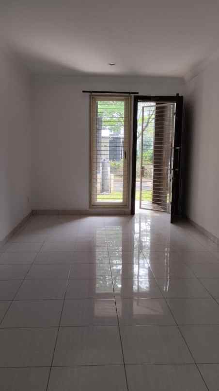 disewakan rumah alam sutera