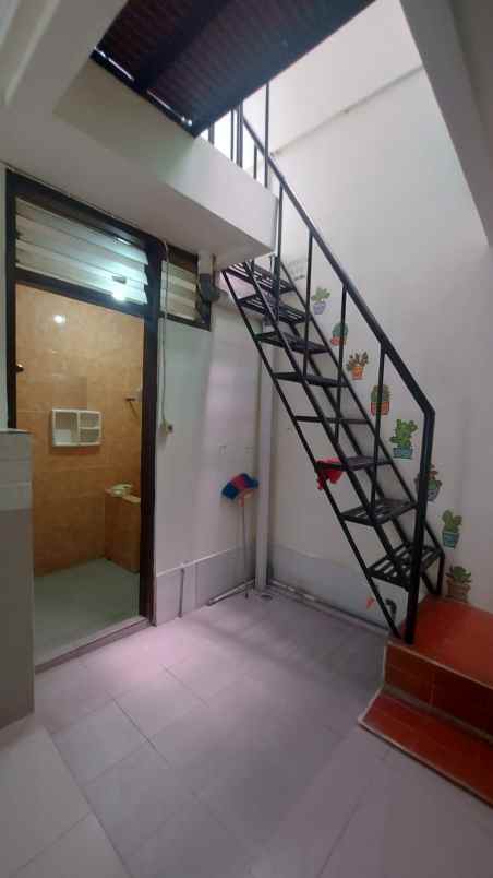 disewakan rumah belakang mall kelapa