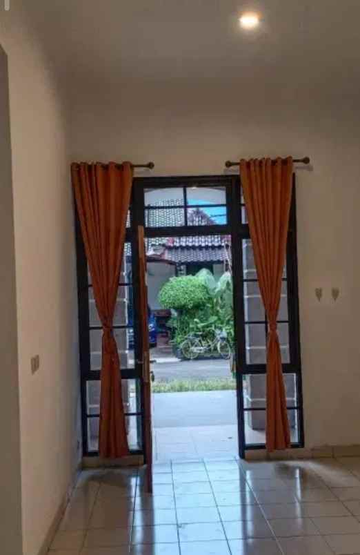 disewakan rumah cluster alam sutra tangerang