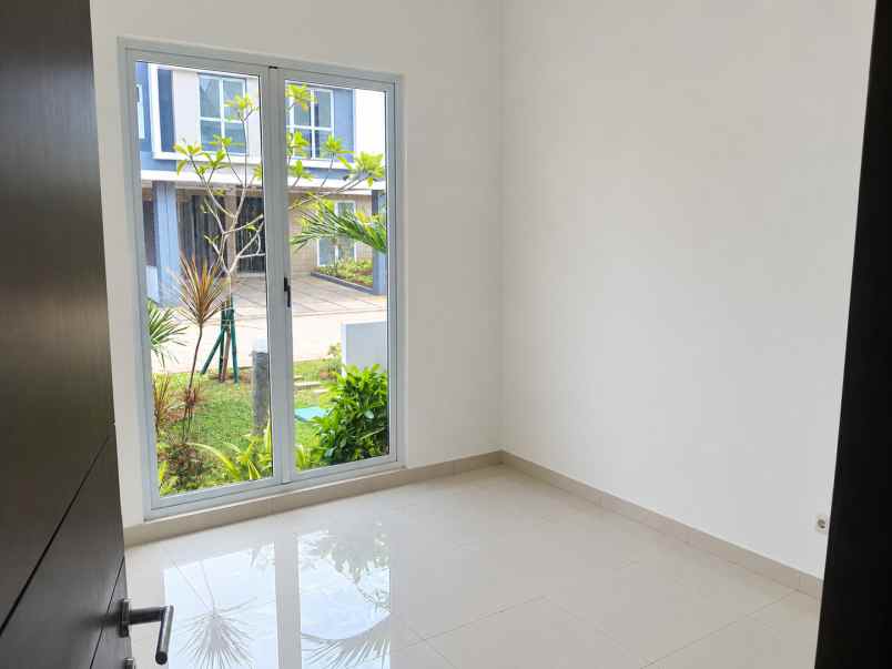 disewakan rumah cluster palm spring jgc