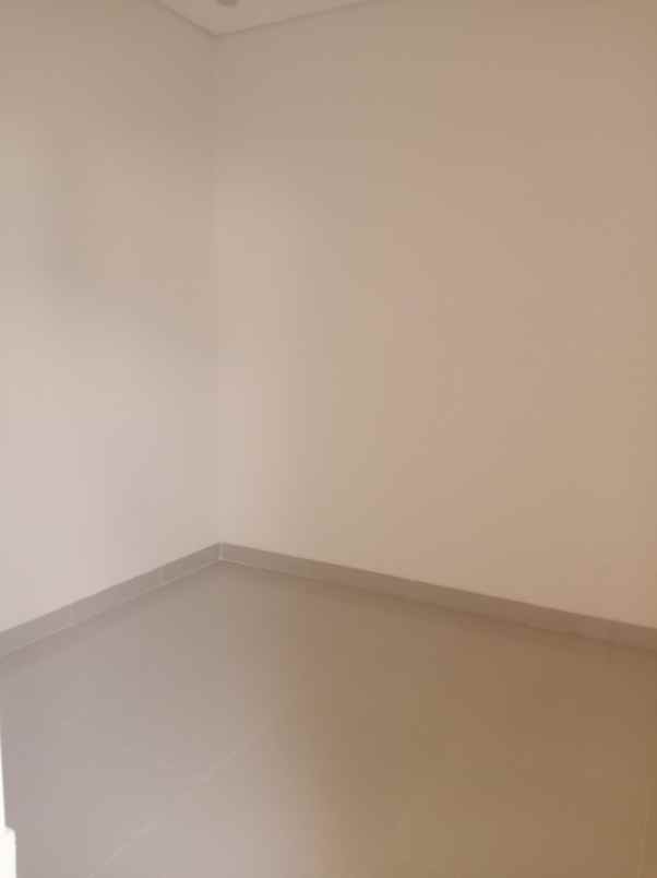disewakan rumah cluster yarra jgc jakarta