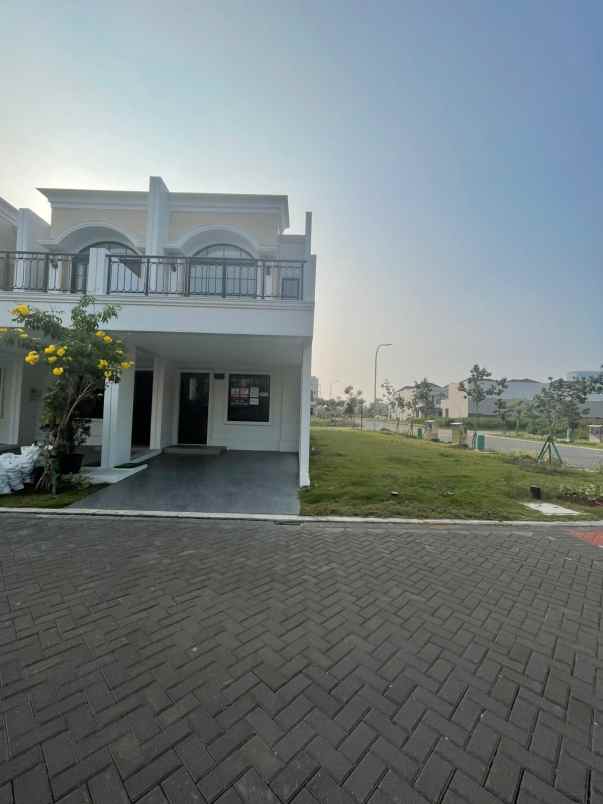 disewakan rumah clustter bukit nirmala pik2
