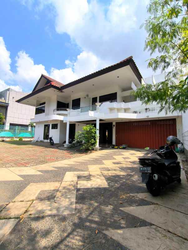 disewakan rumah jalan raya kupang indah