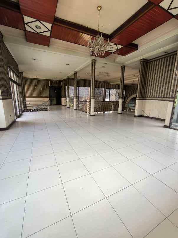 disewakan rumah jalan raya kupang indah