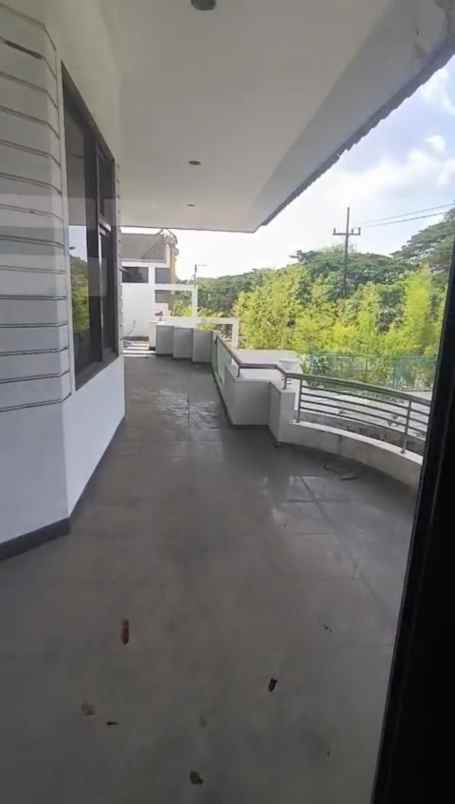 disewakan rumah jalan raya kupang indah