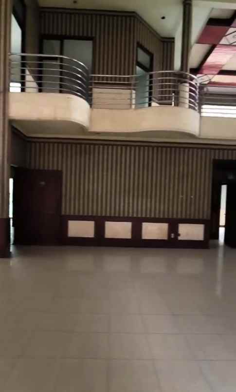 disewakan rumah jalan raya kupang indah