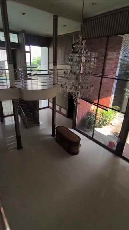 disewakan rumah jalan raya kupang indah