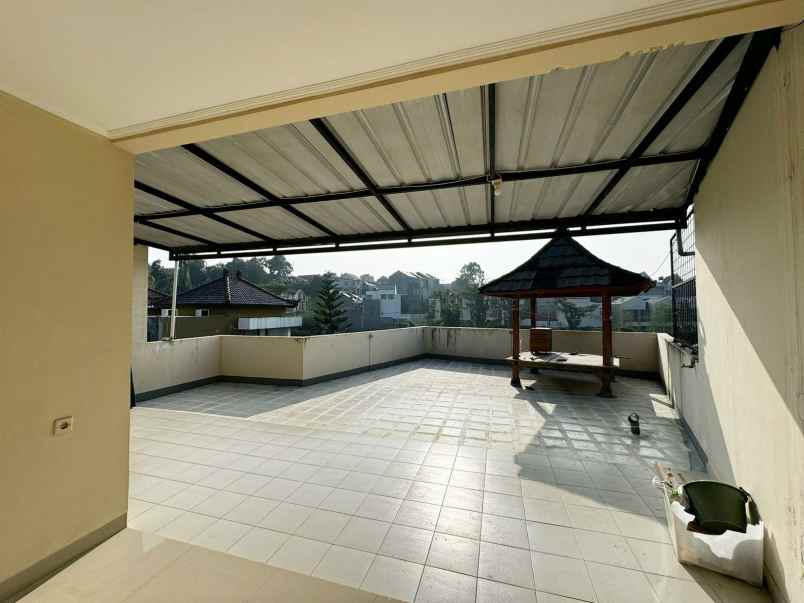 disewakan rumah jl ters cibaligo sariwangi