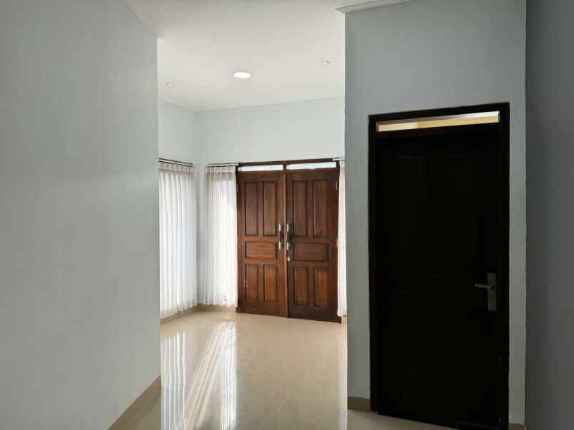 disewakan rumah jl ters cibaligo sariwangi