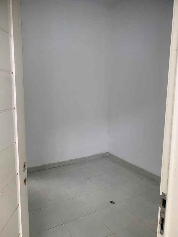 disewakan rumah pleret km 1