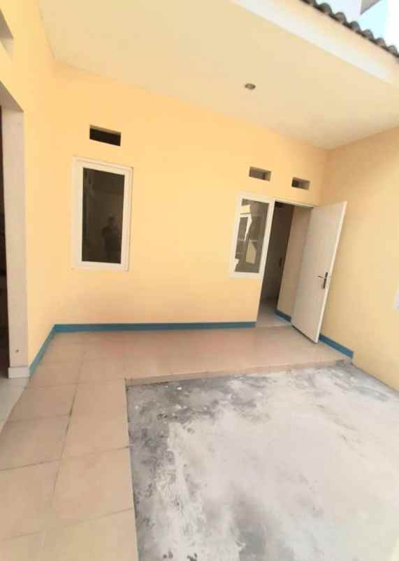 disewakan rumah valencia spring gemurung