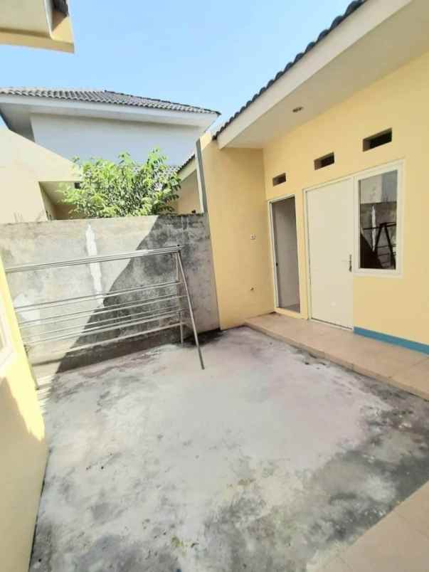 disewakan rumah valencia spring gemurung