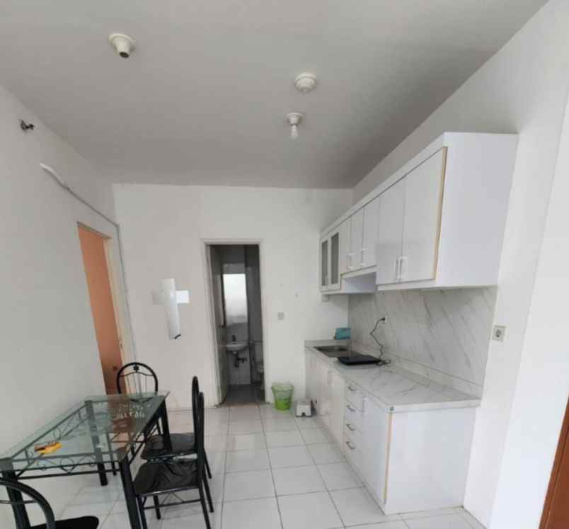eastcoast residence pakuwon city 3br lantai 8