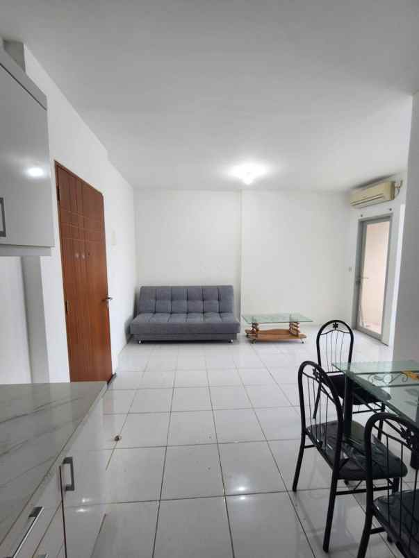 eastcoast residence pakuwon city 3br lantai 8