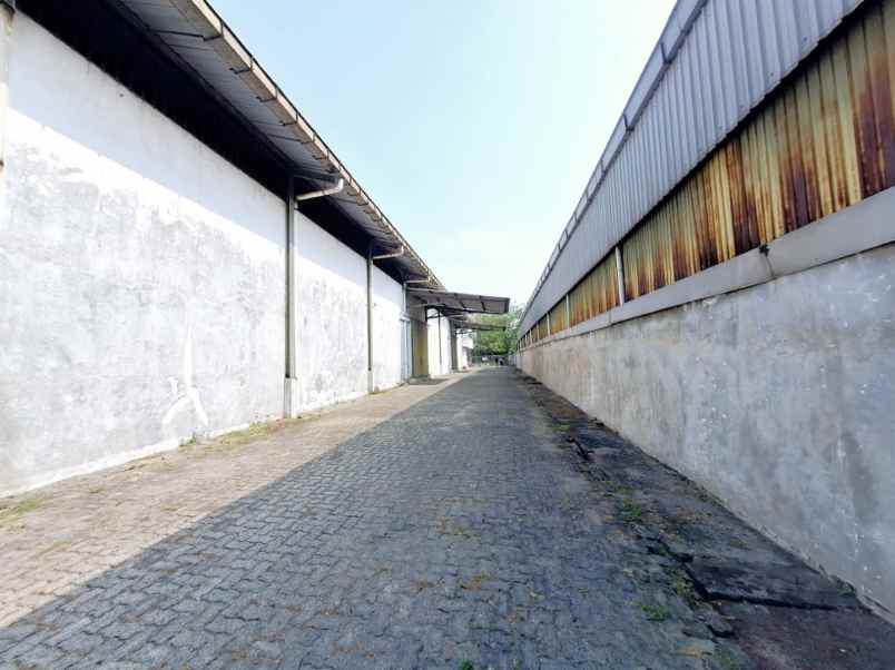 gudang ex pabrik dalam kawasan industri lippo cikarang