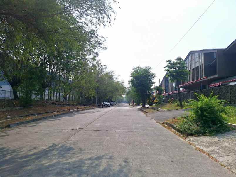gudang ex pabrik dalam kawasan industri lippo cikarang
