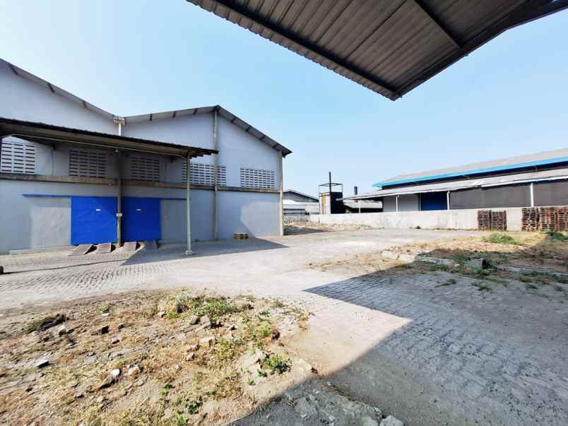 gudang ex pabrik dalam kawasan industri lippo cikarang