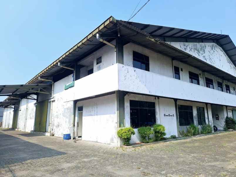 gudang ex pabrik dalam kawasan industri lippo cikarang