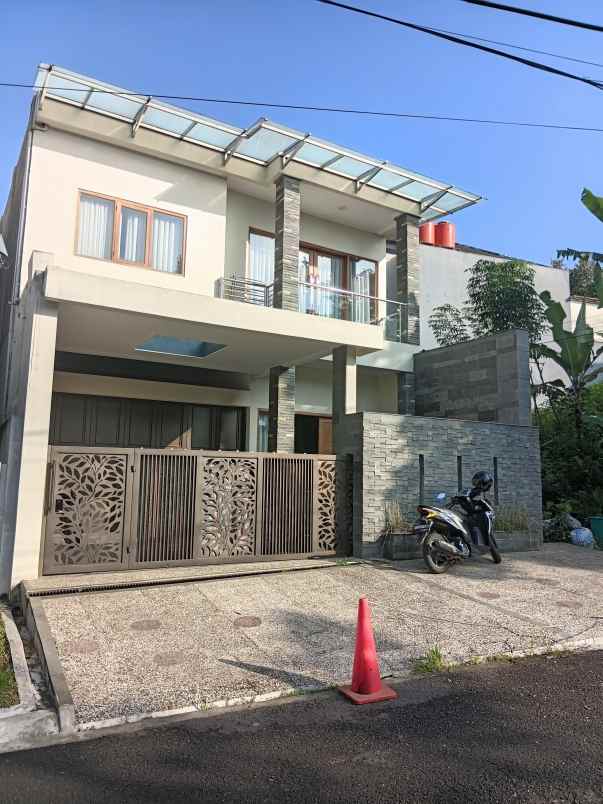 jual cepat rumah mewah full furnished di cipageran
