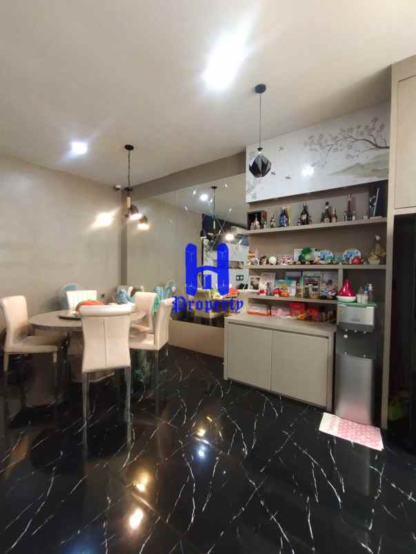 jual rumah di komplek givency one medan type versace