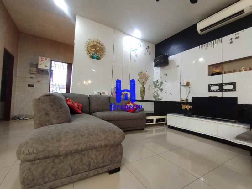 jual rumah di komplek givency one medan type versace