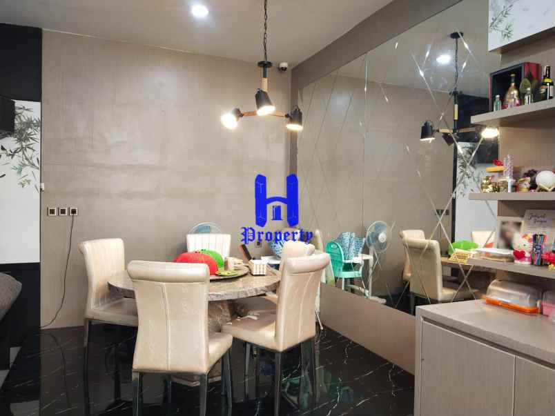 jual rumah di komplek givency one medan type versace