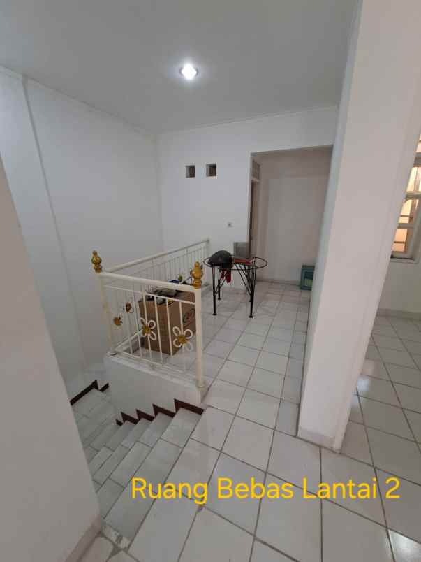 jual rumah taman palem lestari jak bar